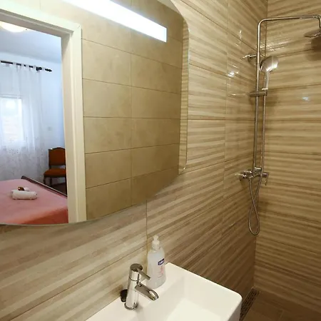 Boro - Three Bedroom With Sea View