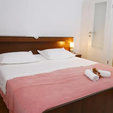 Boro - Three Bedroom With Sea View *