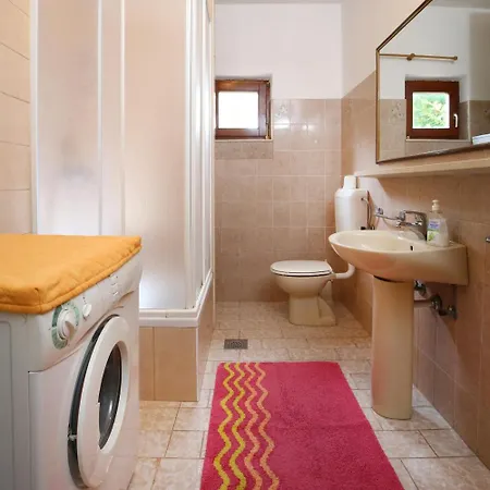 Boro - Three Bedroom With Sea View *