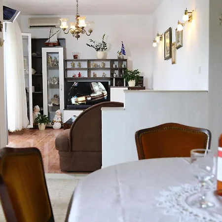 Appartement Boro - Three Bedroom With Sea View Splitska